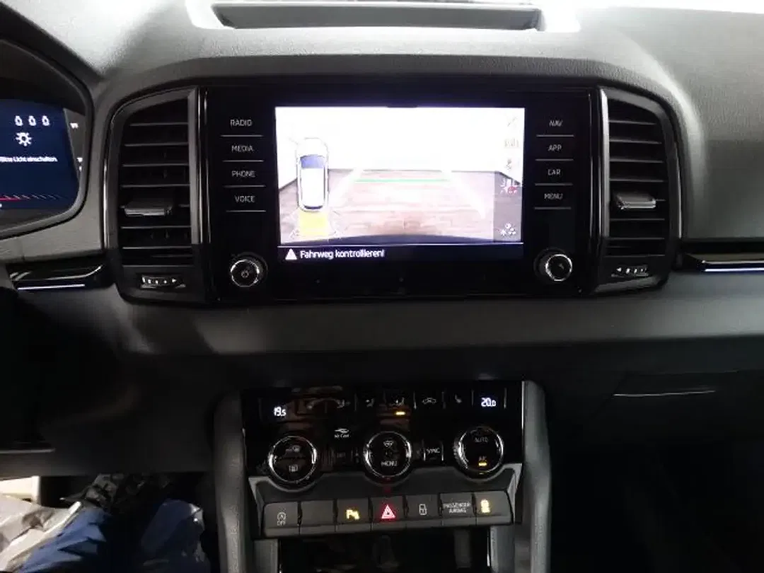 Skoda Karoq - Thumbnail 7