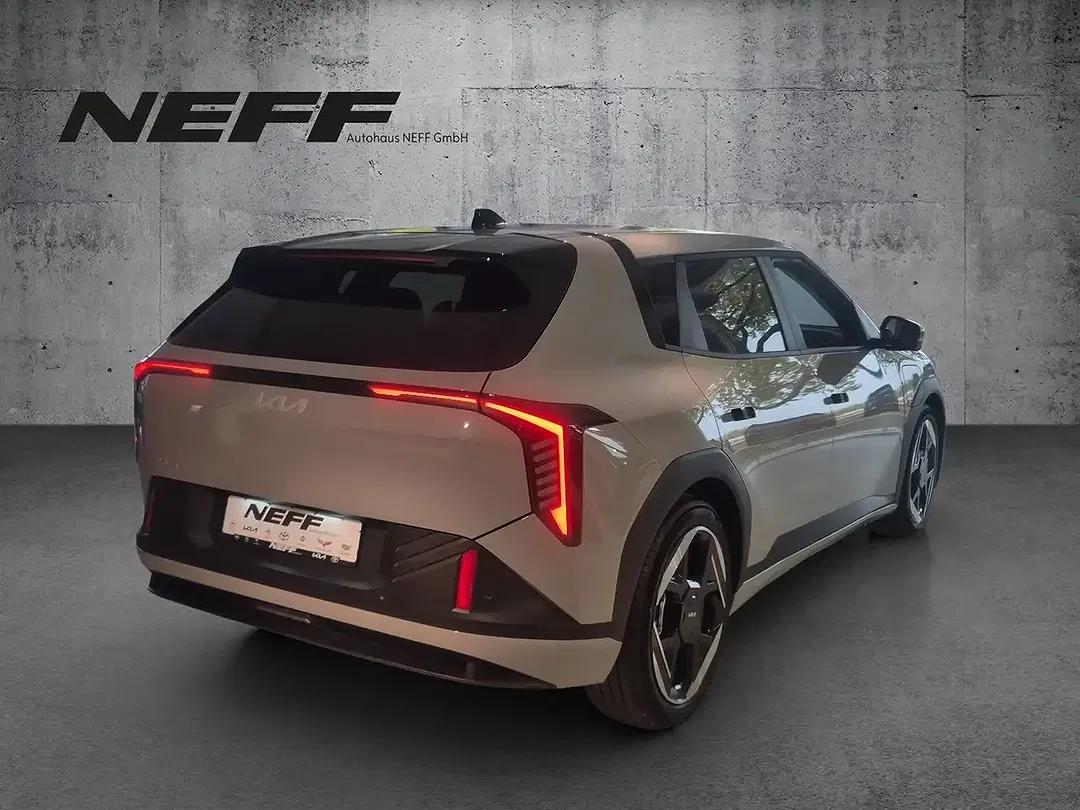Kia EV4 - Thumbnail 4