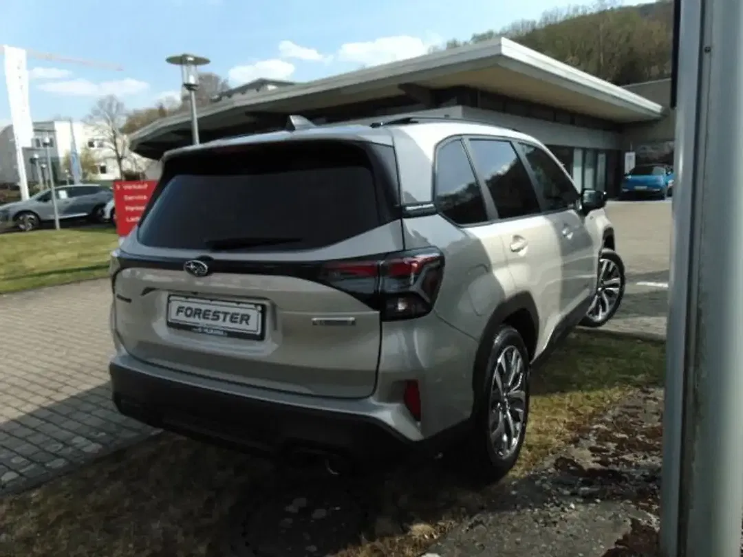 Subaru Forester - Thumbnail 3