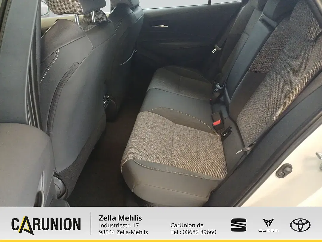 Toyota Corolla - Thumbnail 8