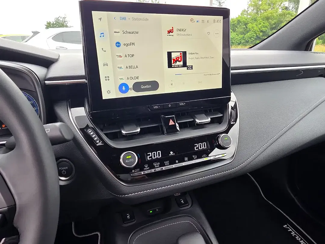 Toyota Corolla - Thumbnail 13