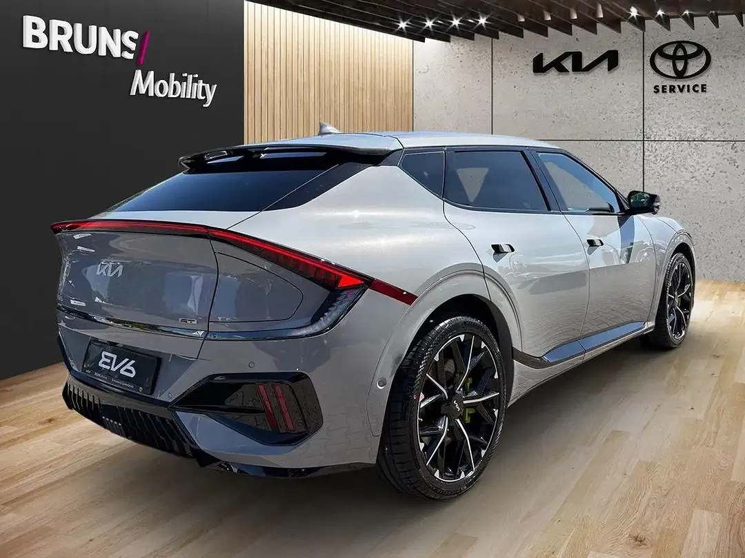 Kia EV6 - Thumbnail 4