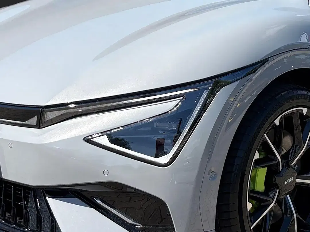 Kia EV6 - Thumbnail 6