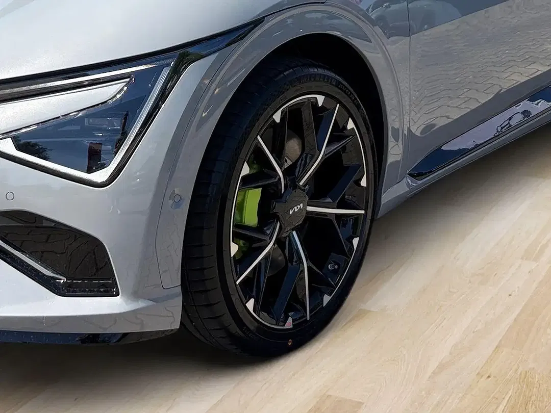 Kia EV6 - Thumbnail 7