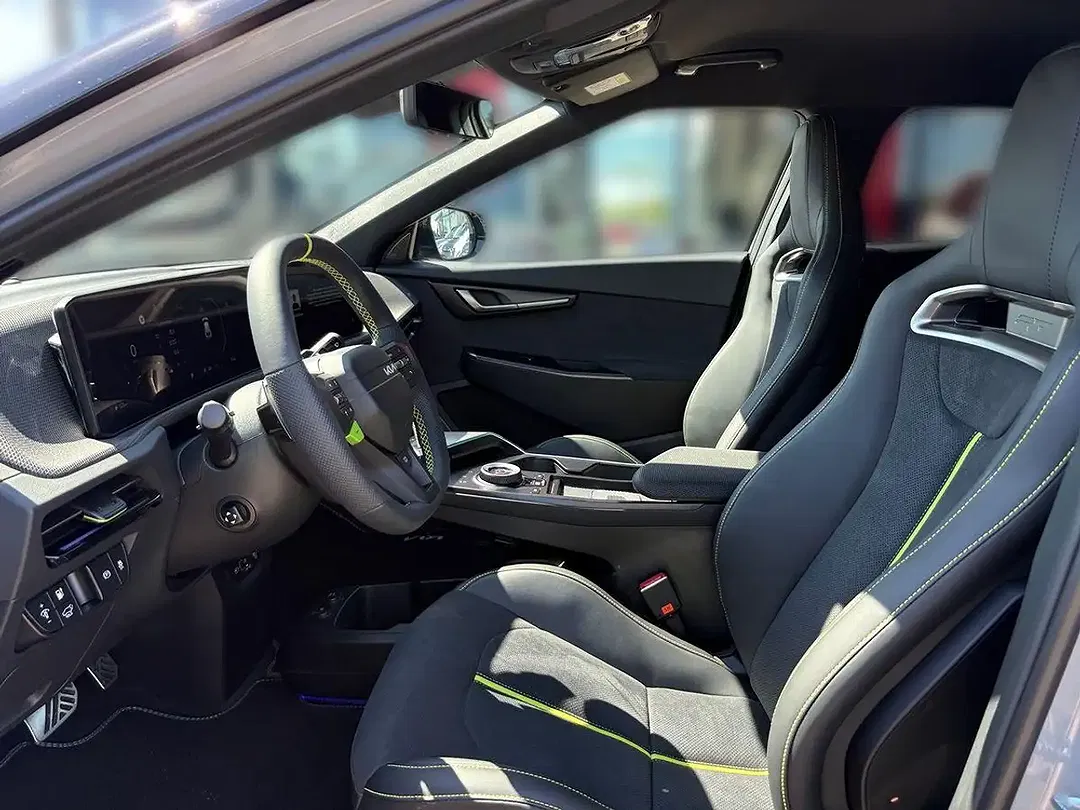 Kia EV6 - Thumbnail 8
