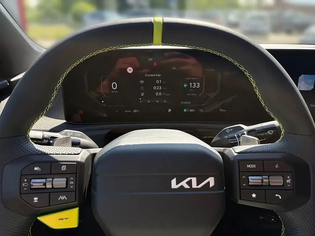 Kia EV6 - Thumbnail 9