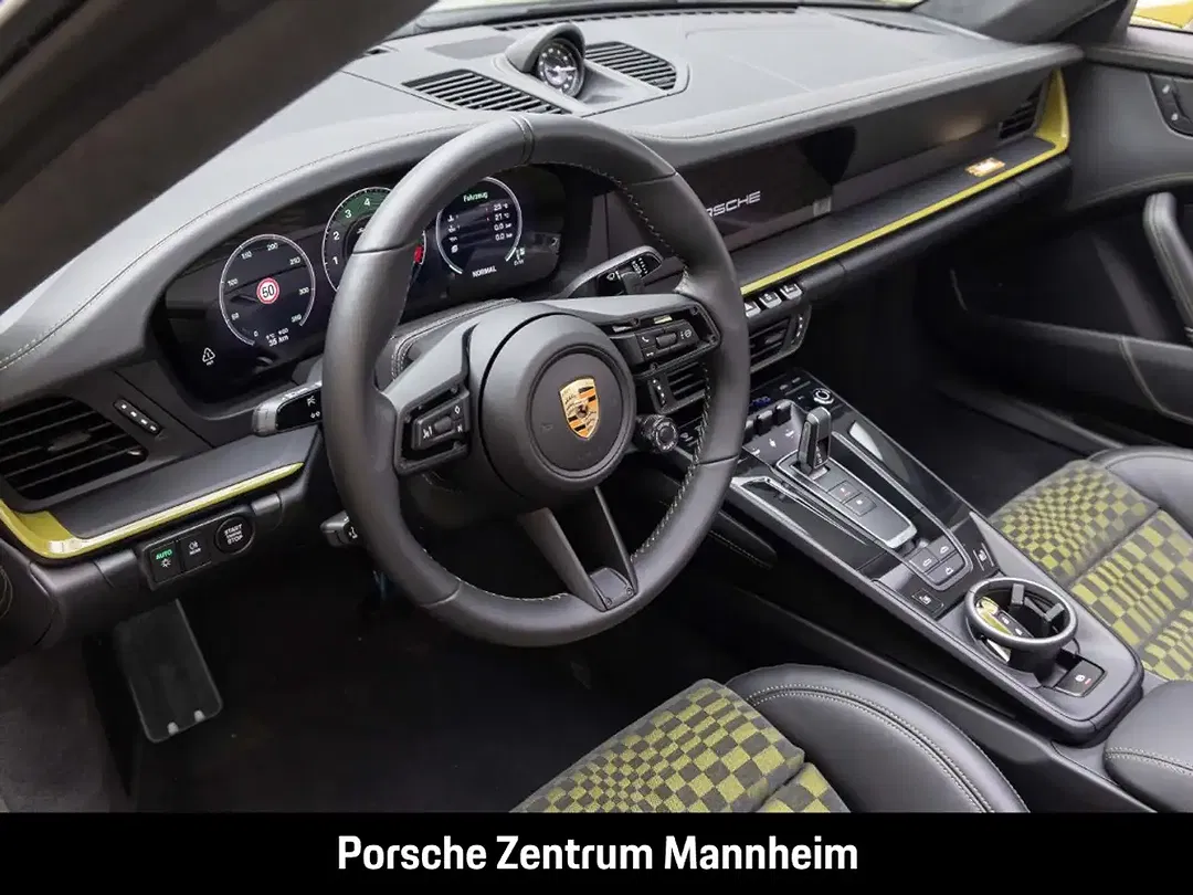 Porsche 992 - Thumbnail 4