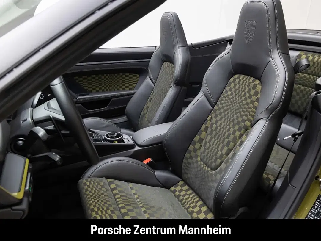 Porsche 992 - Thumbnail 5