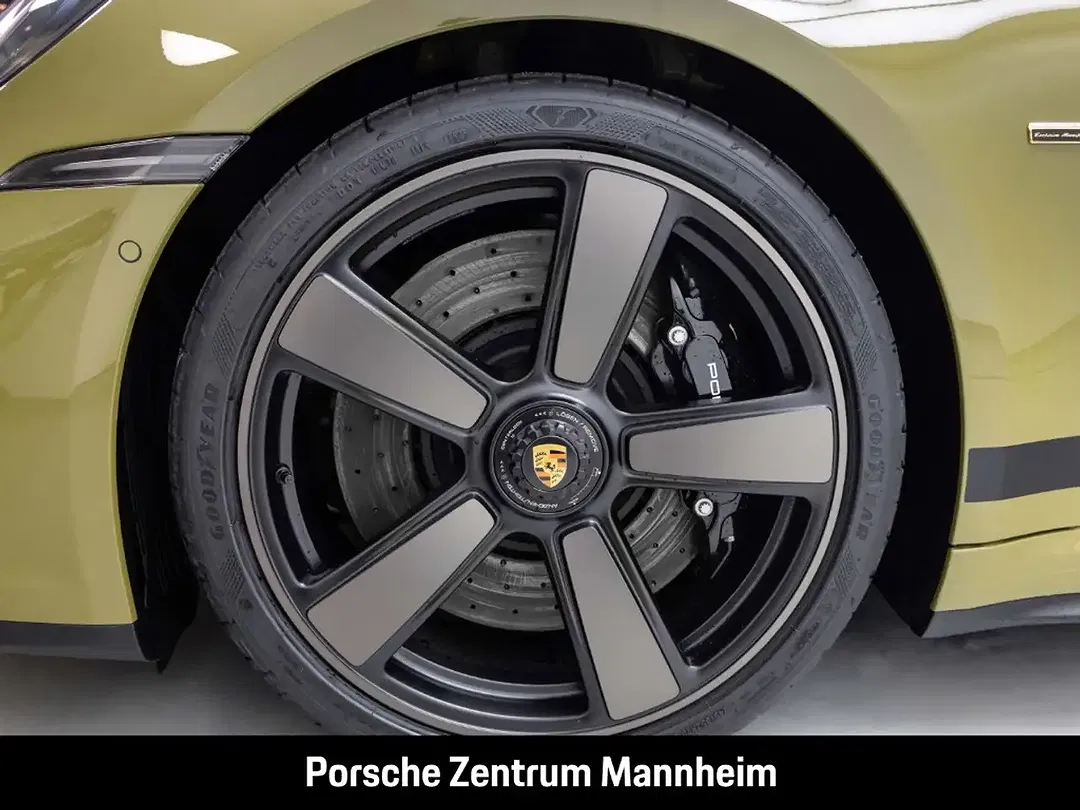 Porsche 992 - Thumbnail 8