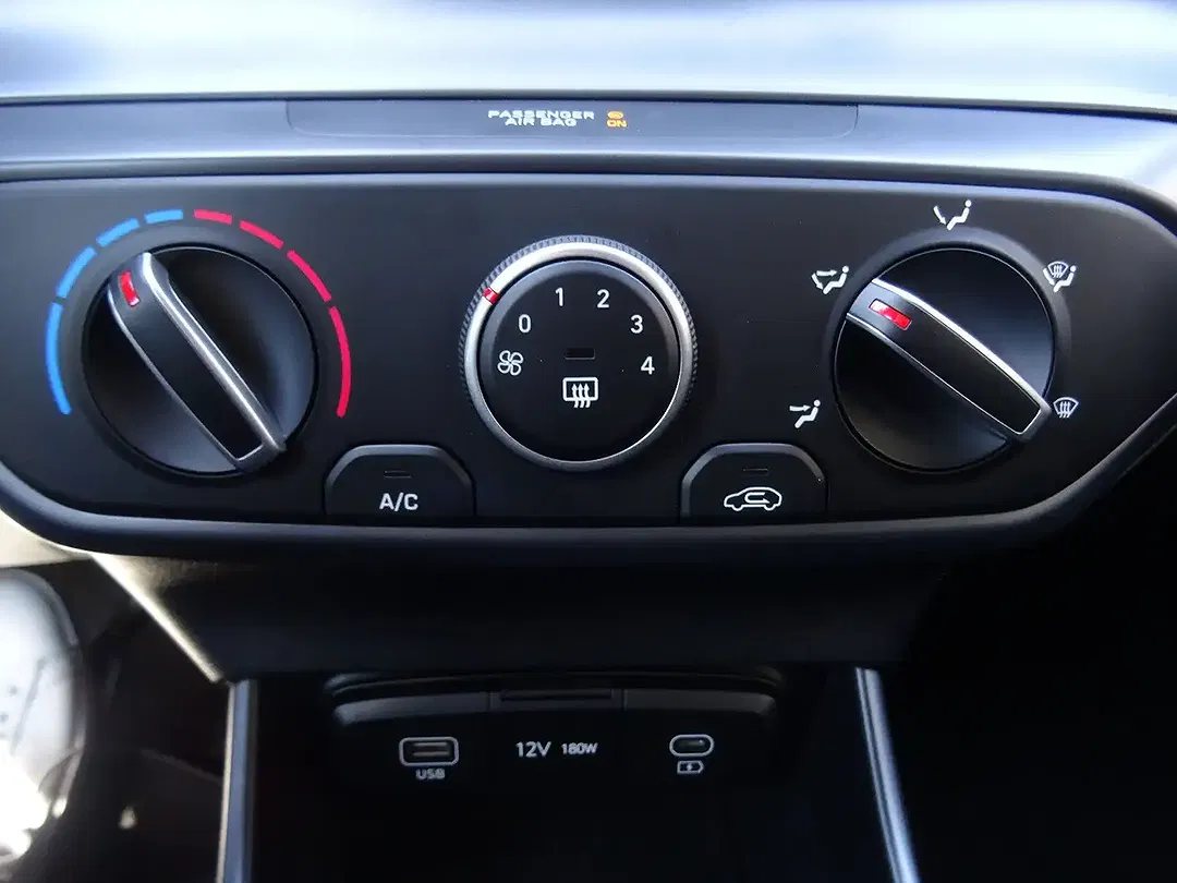 Hyundai i20 - Thumbnail 11