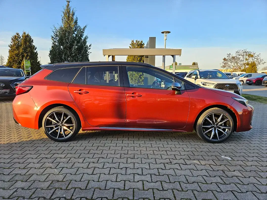 Toyota Corolla - Thumbnail 9