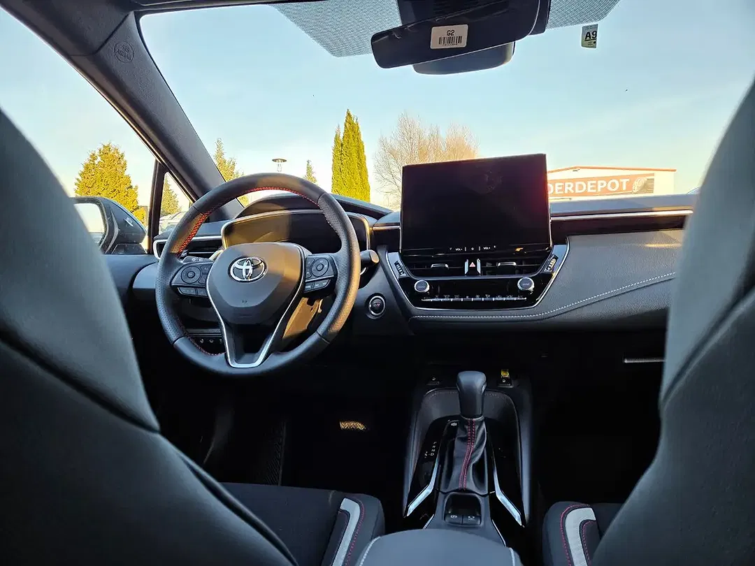 Toyota Corolla - Thumbnail 13