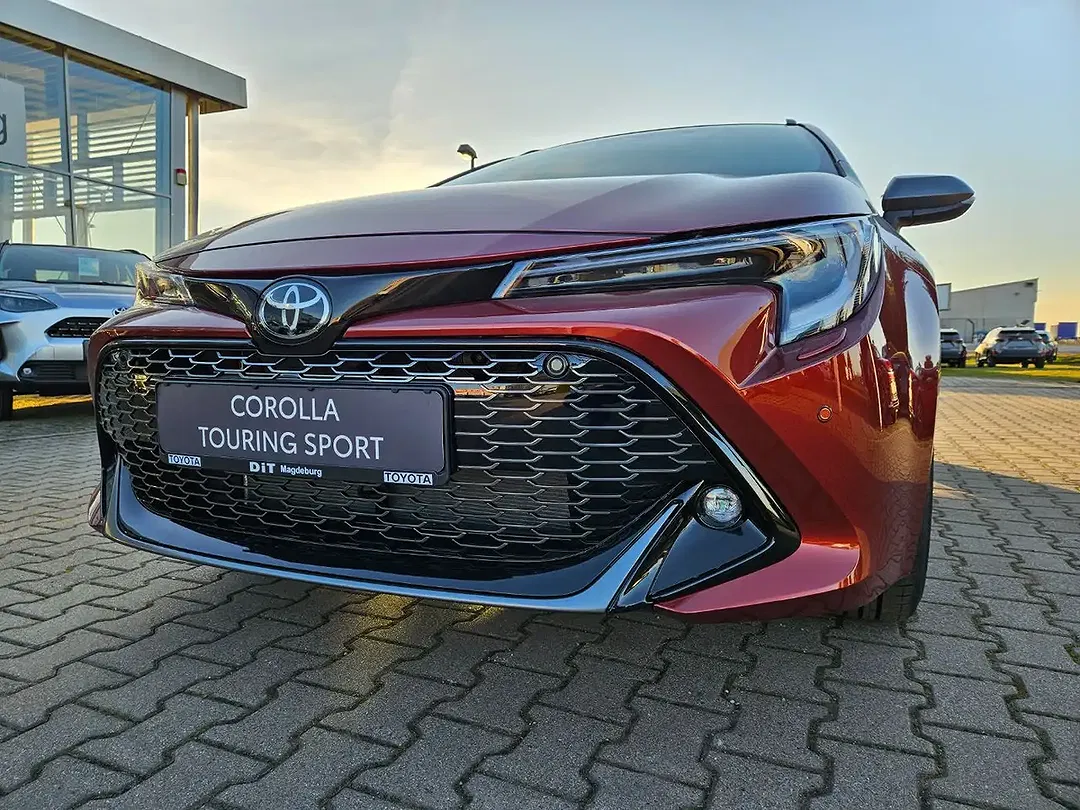 Toyota Corolla - Thumbnail 2