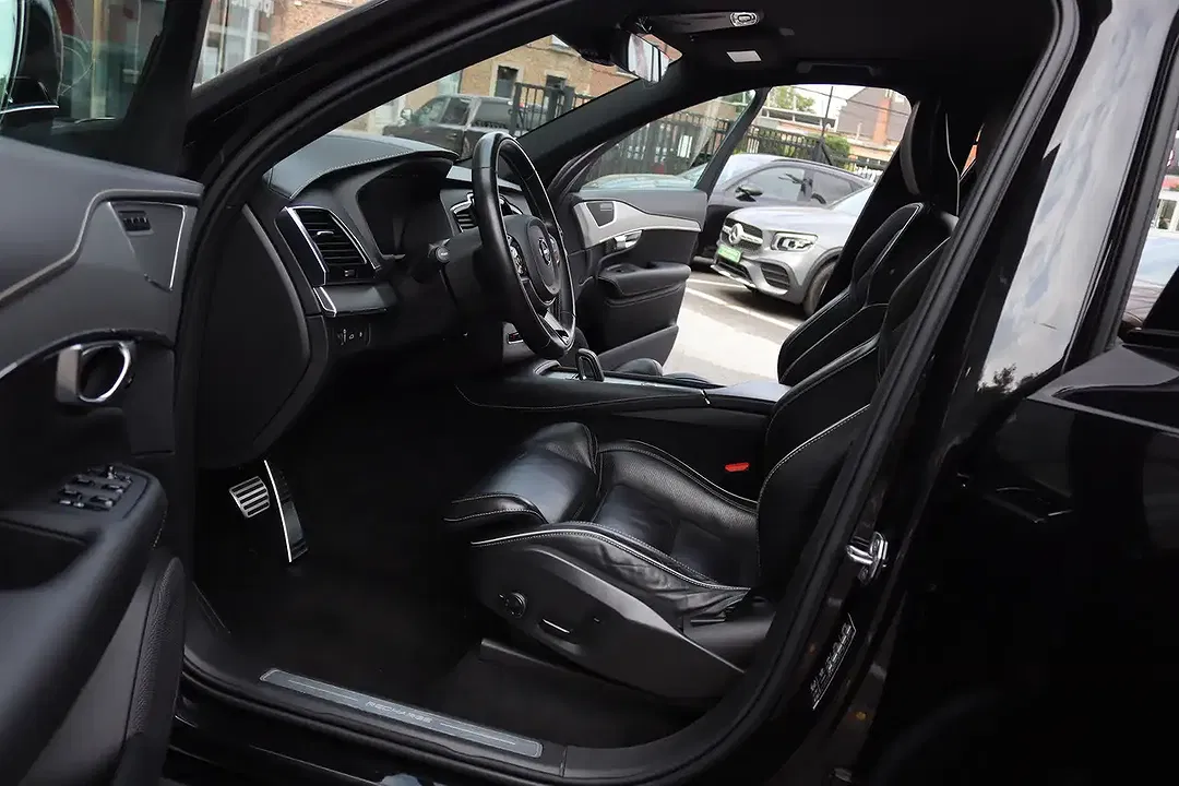 Volvo XC90 - Thumbnail 7