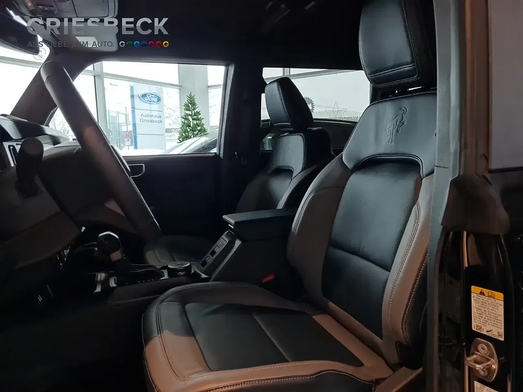 Ford Bronco - Thumbnail 7