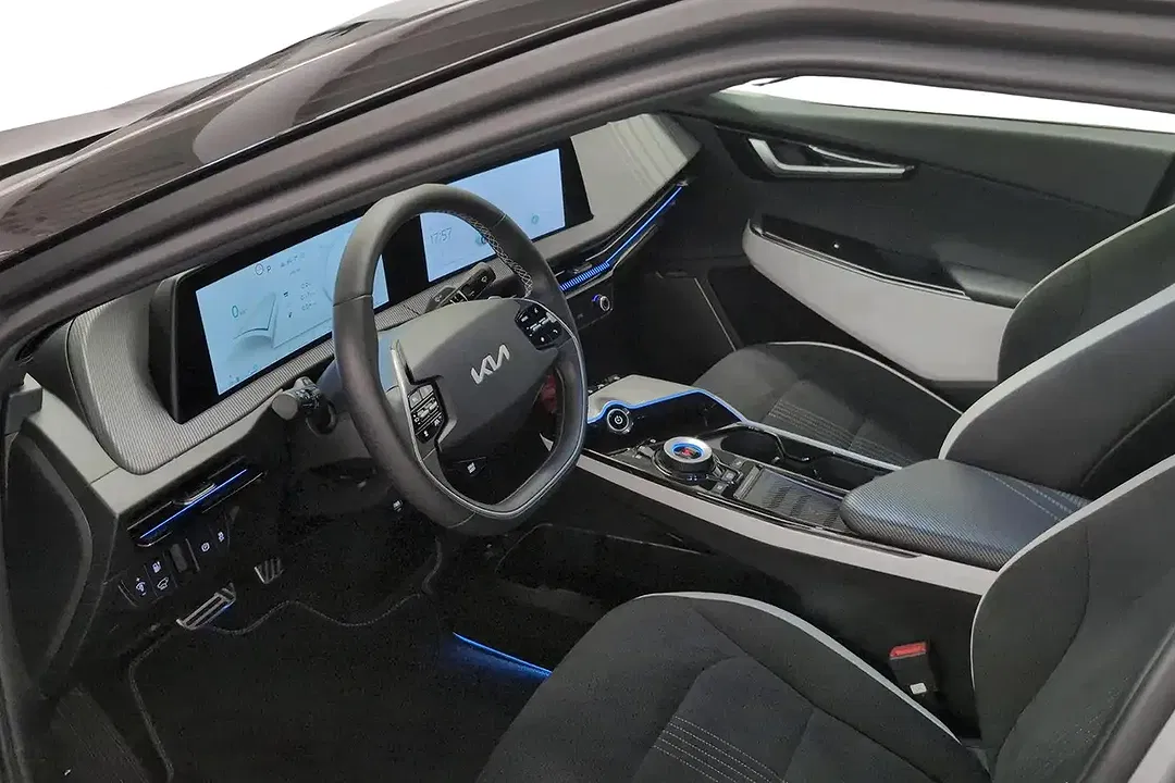 Kia EV6 - Thumbnail 11