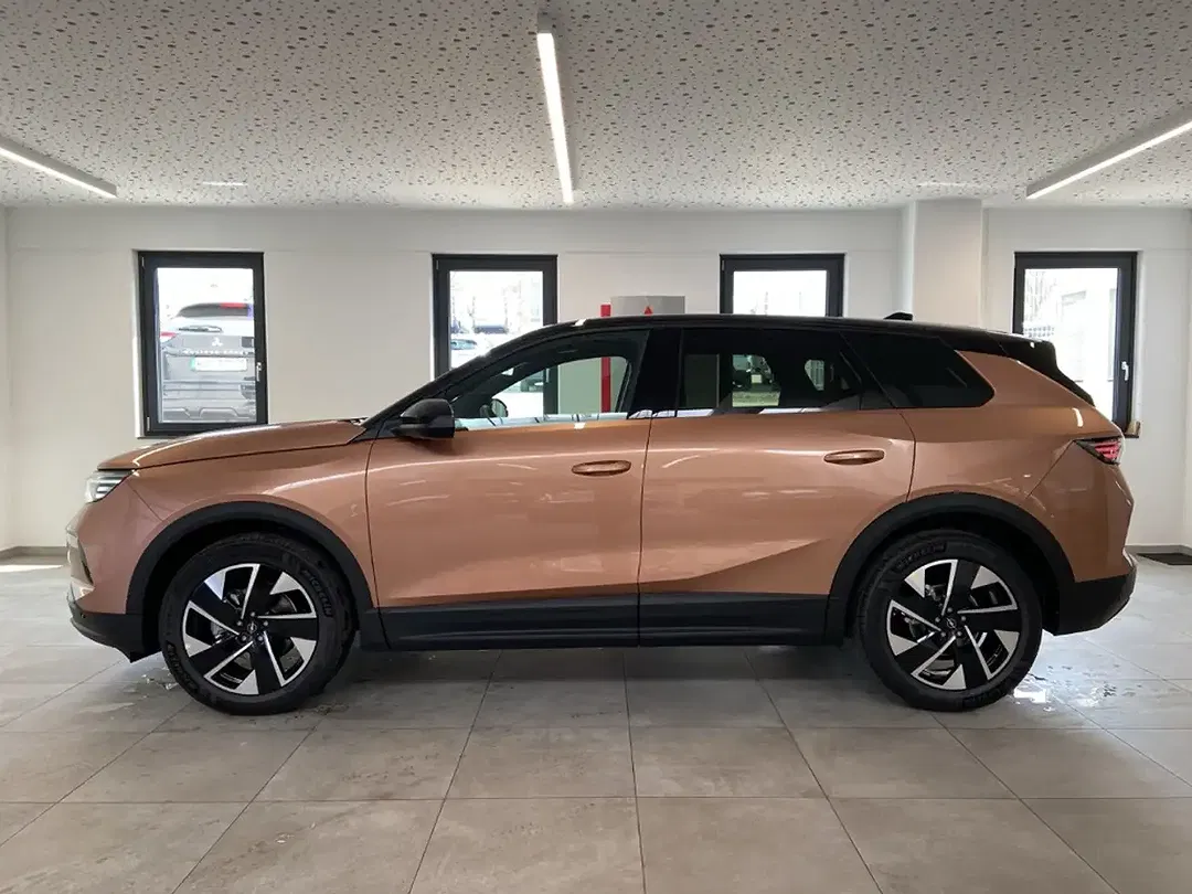 Opel Grandland - Thumbnail 2