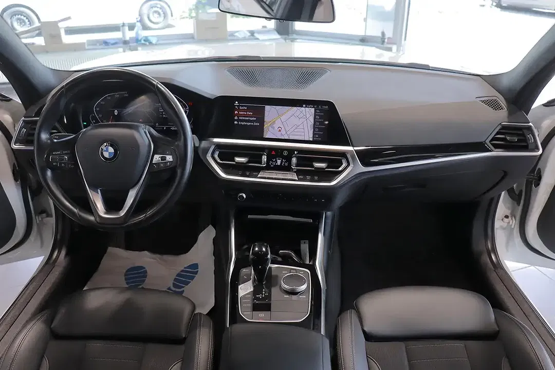 BMW 320 - Thumbnail 12