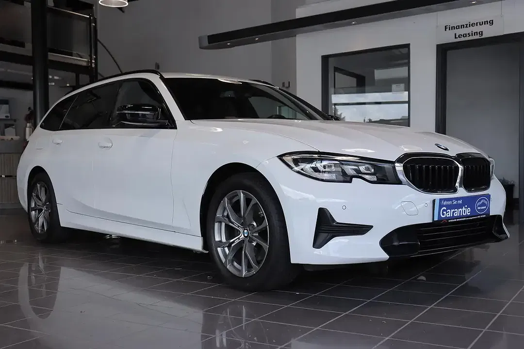 BMW 320 - Thumbnail 4