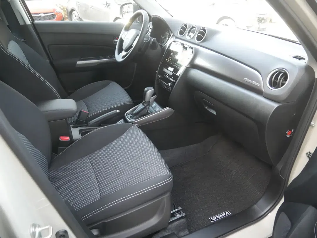 Suzuki Vitara - Thumbnail 8