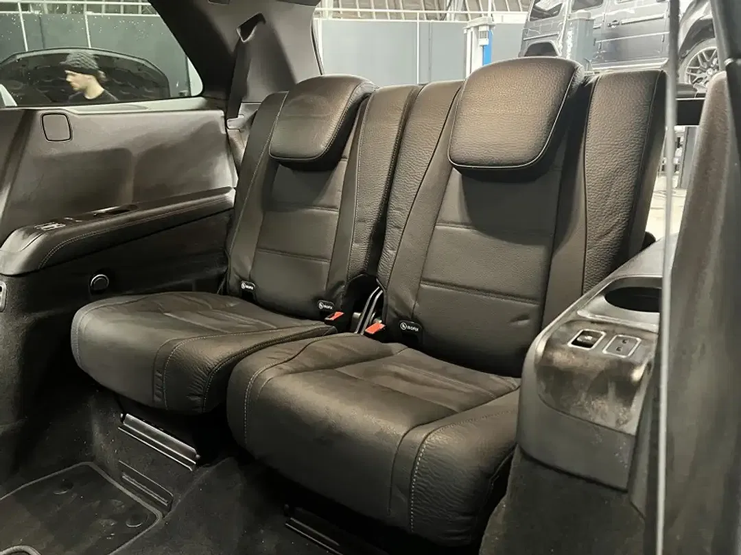 Mercedes-Benz GLS 450 - Thumbnail 10