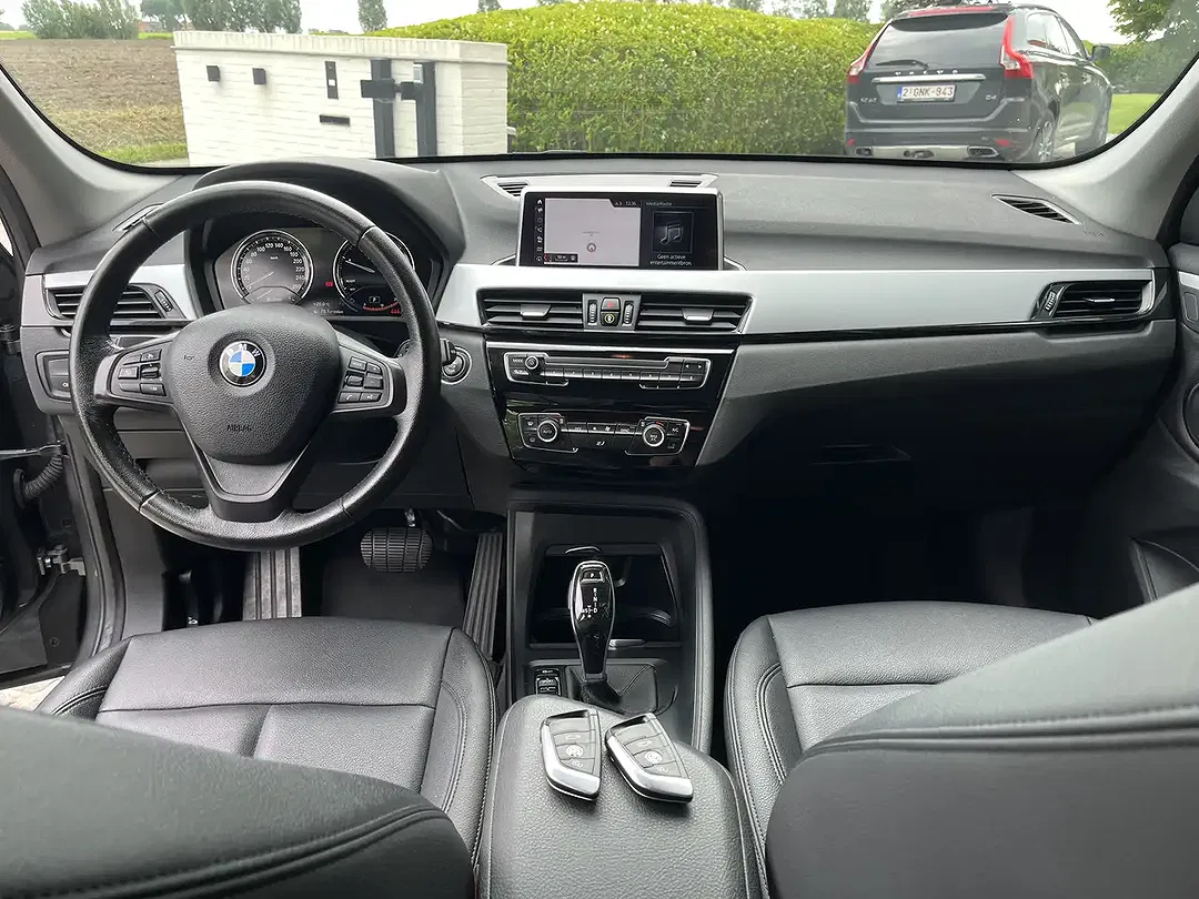 BMW X1 - Thumbnail 2
