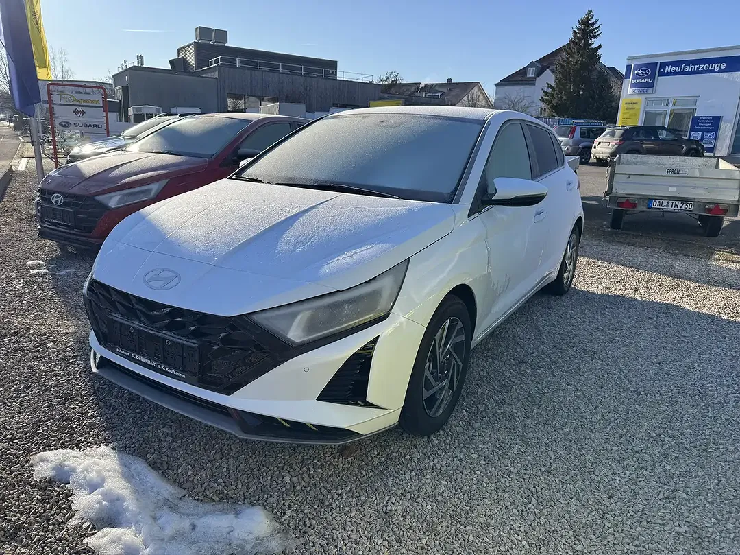 Hyundai i20 - Thumbnail 1