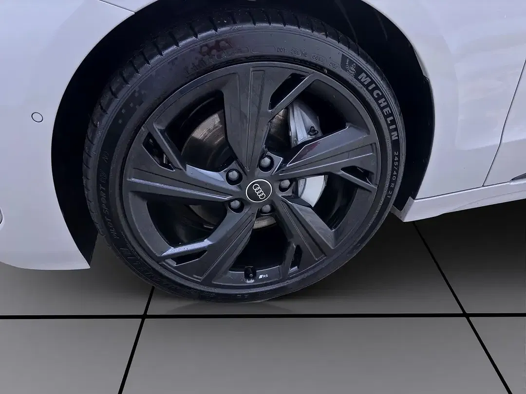 Audi A6 e-tron - Thumbnail 9