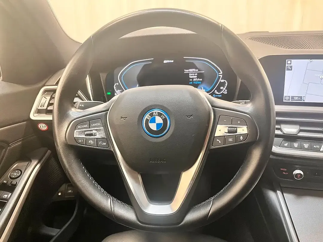 BMW 330 - Thumbnail 10