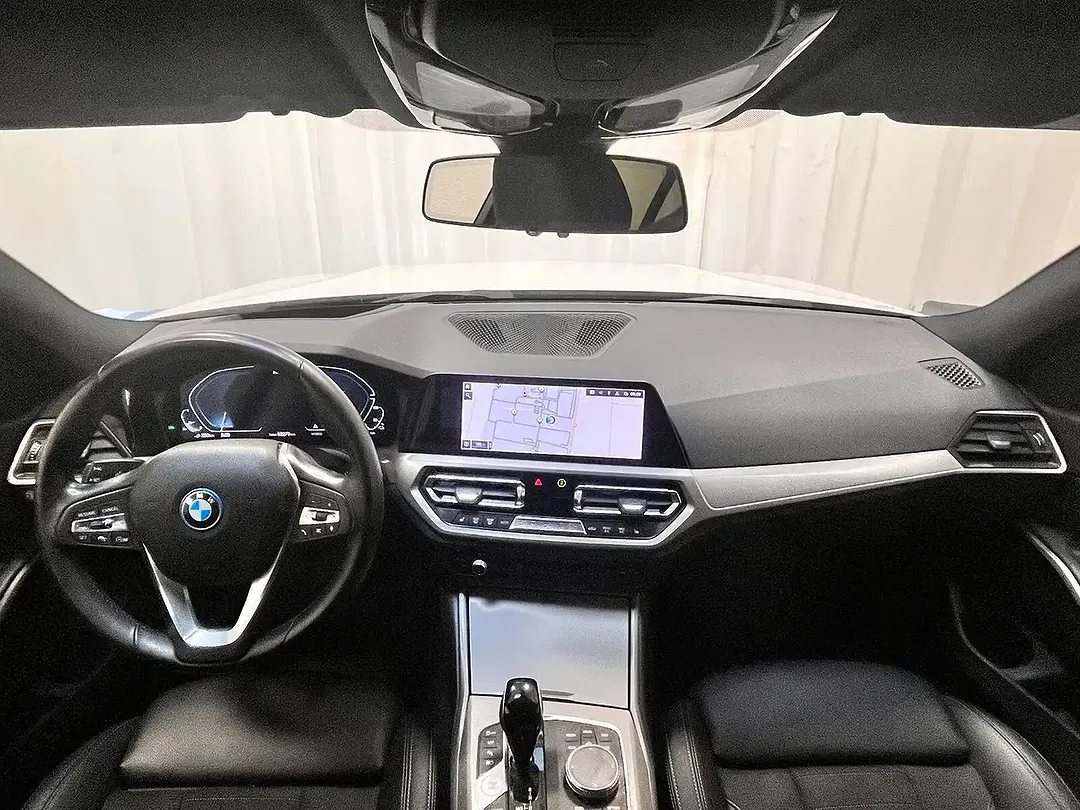 BMW 330 - Thumbnail 9