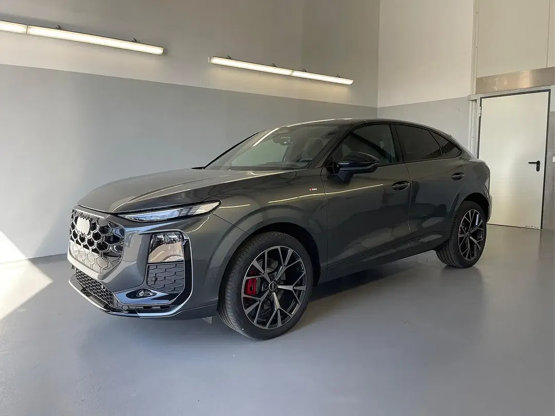 Audi Q3 - Thumbnail 1