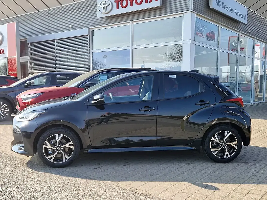Toyota Yaris - Thumbnail 4