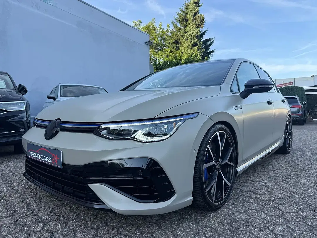 Volkswagen Golf - Thumbnail 1