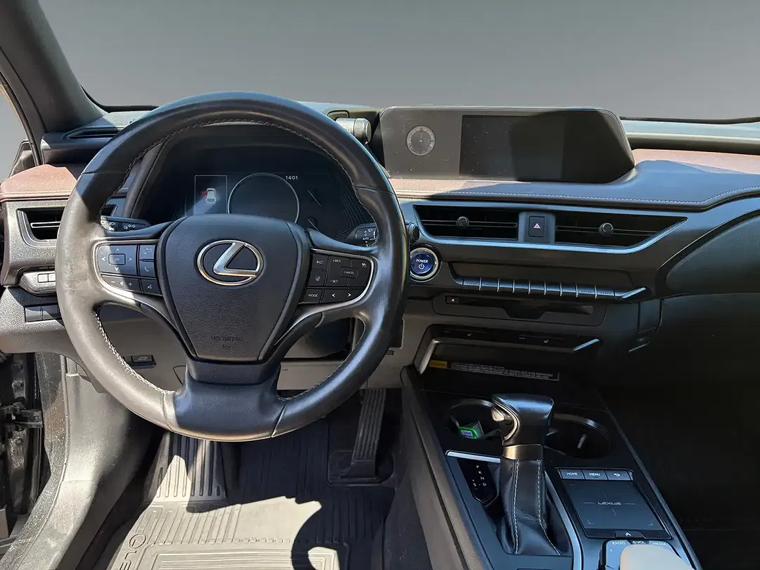 Lexus UX 250h - Thumbnail 10