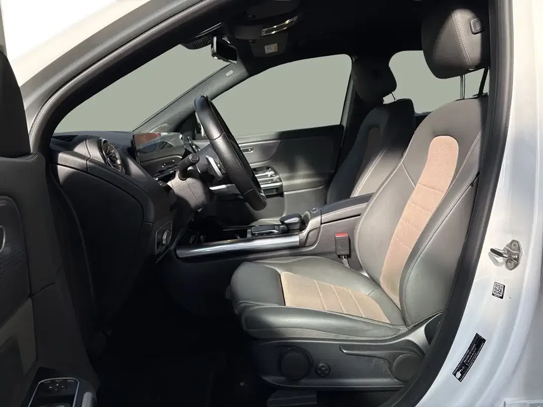 Mercedes-Benz EQA 250 - Thumbnail 12