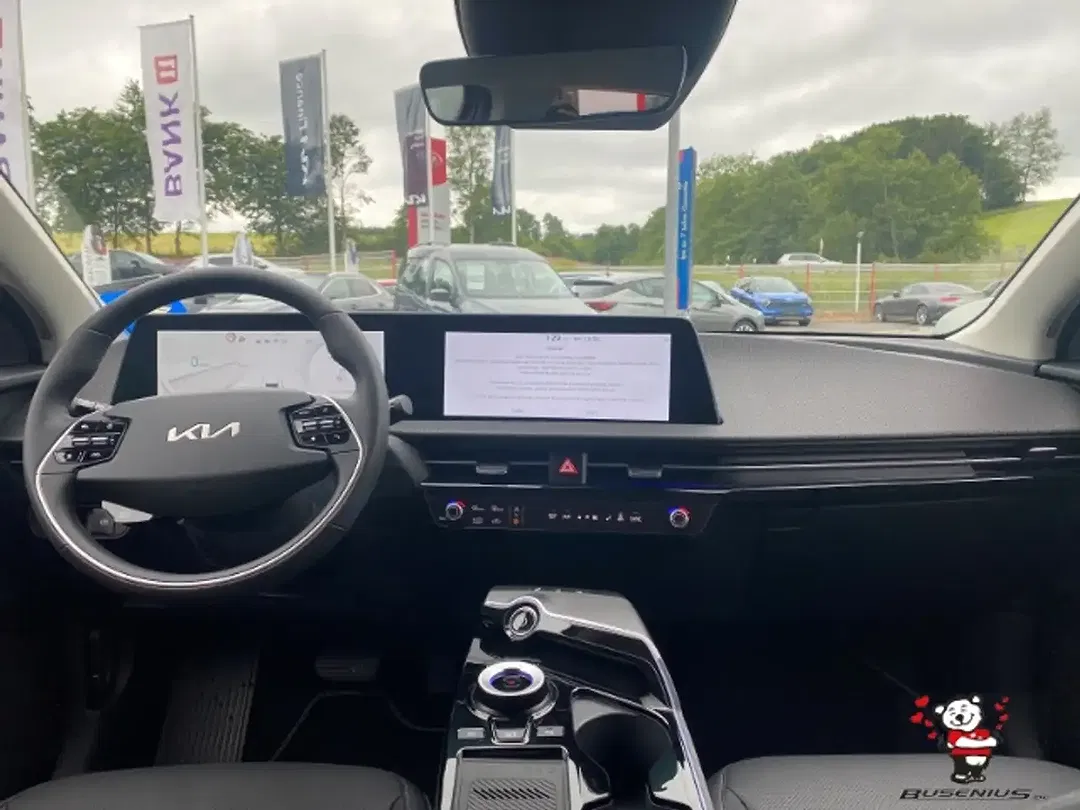 Kia EV6 - Thumbnail 9