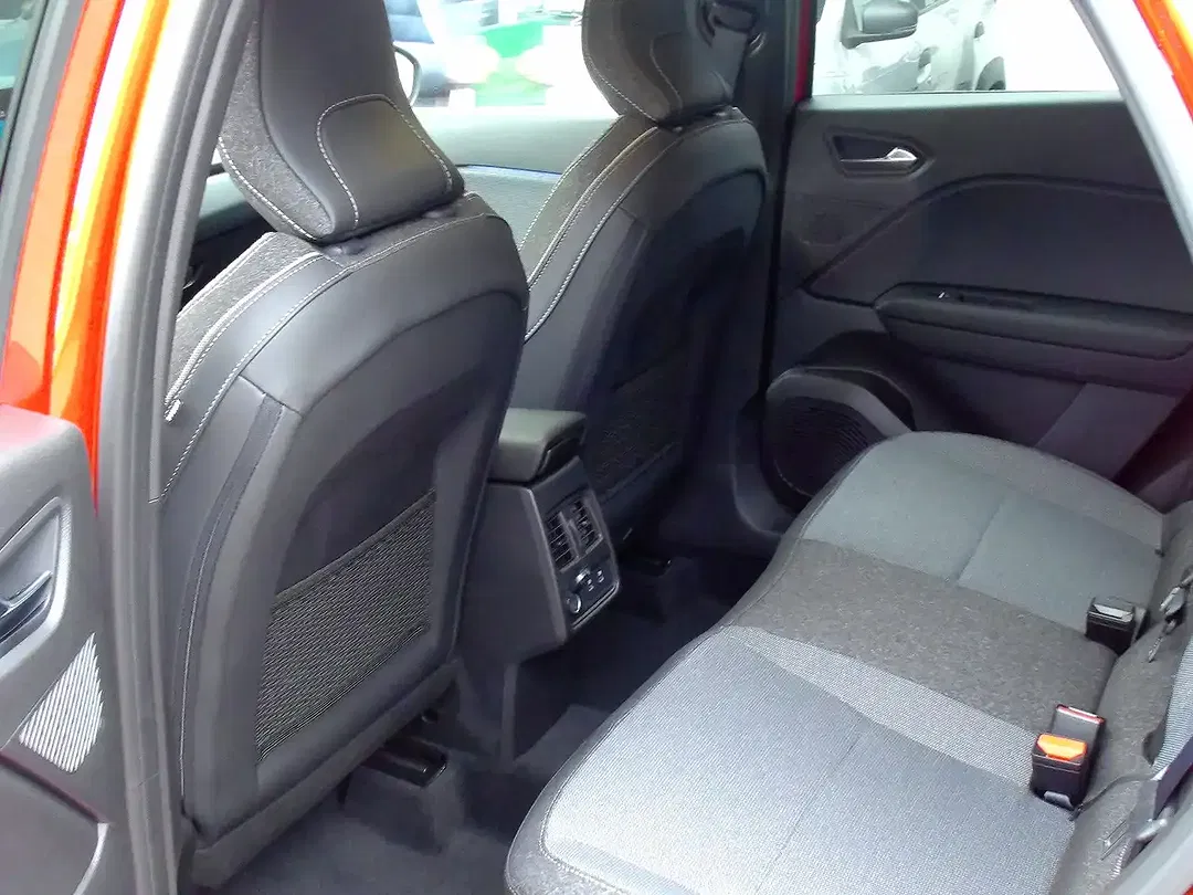 Renault Captur - Thumbnail 10
