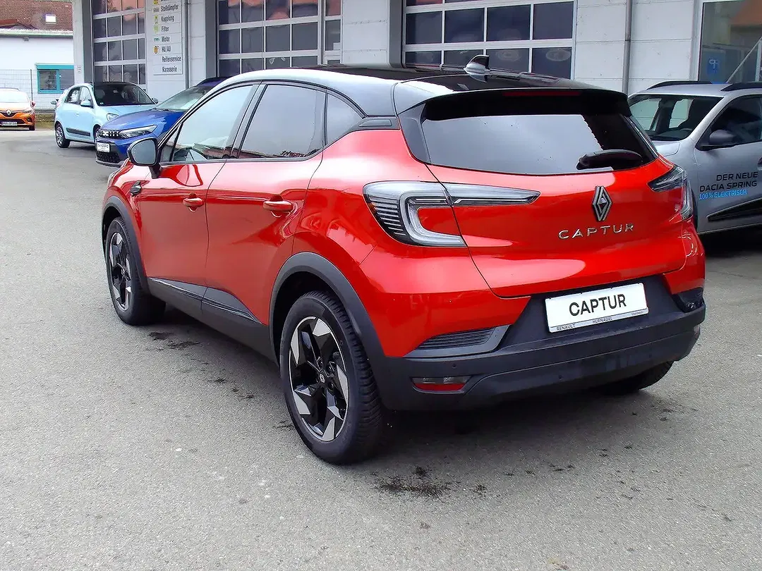 Renault Captur - Thumbnail 3