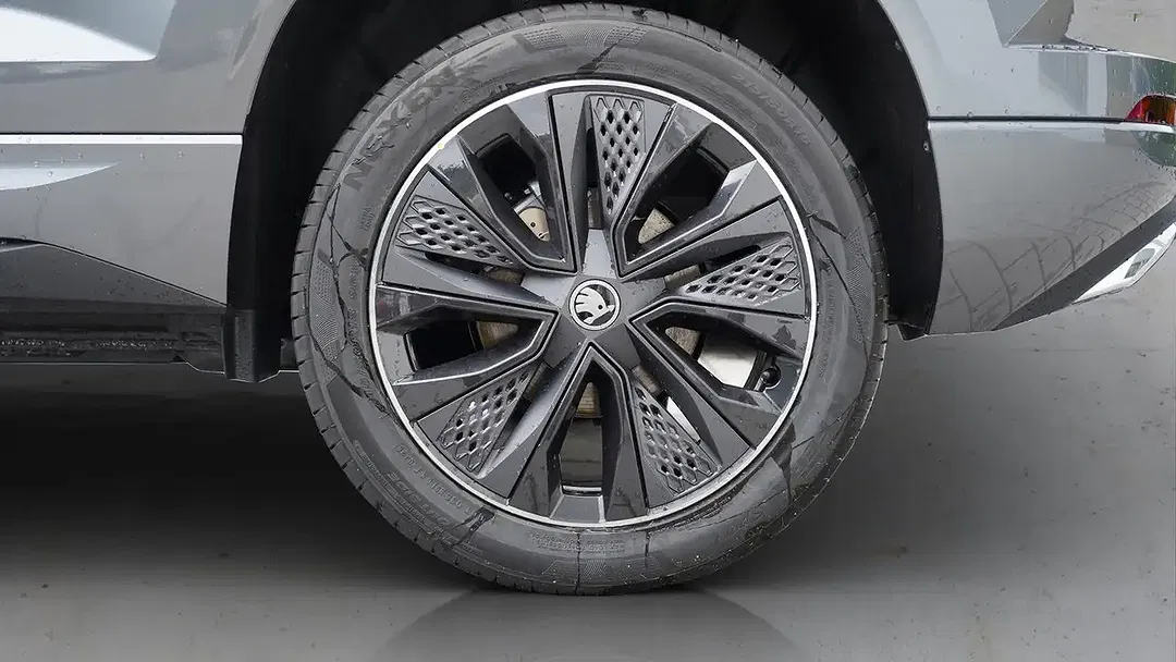 Skoda Karoq - Thumbnail 5