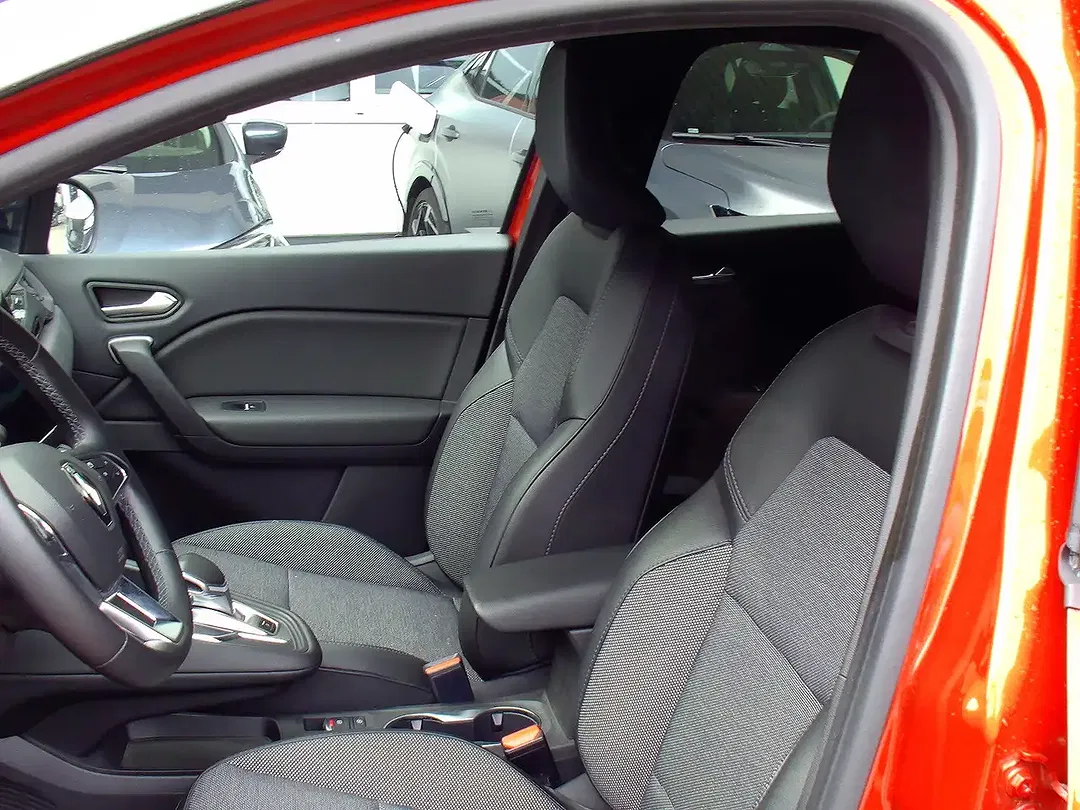 Renault Captur - Thumbnail 9