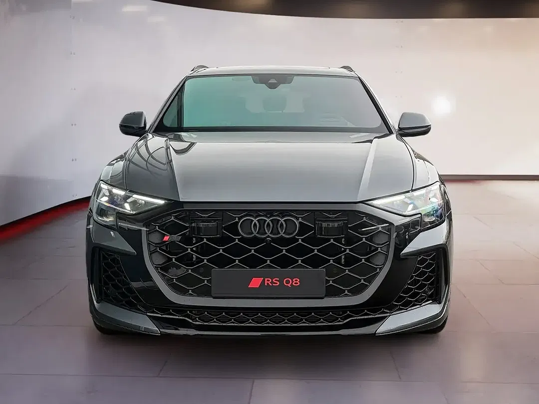 Audi RS Q8 - Thumbnail 5