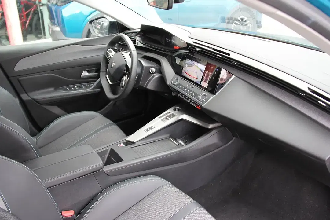 Peugeot 408 - Thumbnail 11