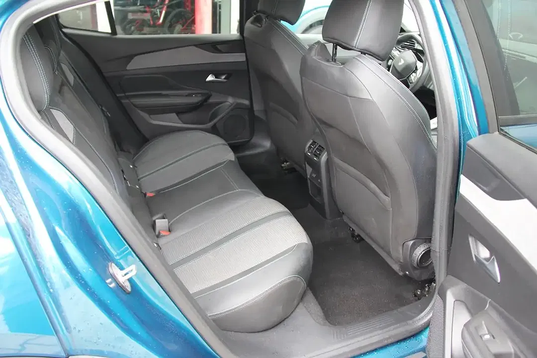 Peugeot 408 - Thumbnail 15