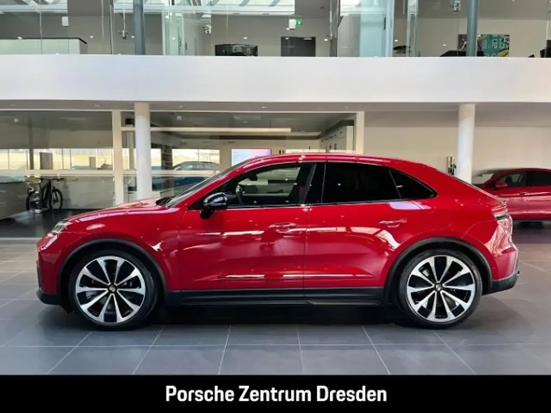 Porsche Macan - Thumbnail 2