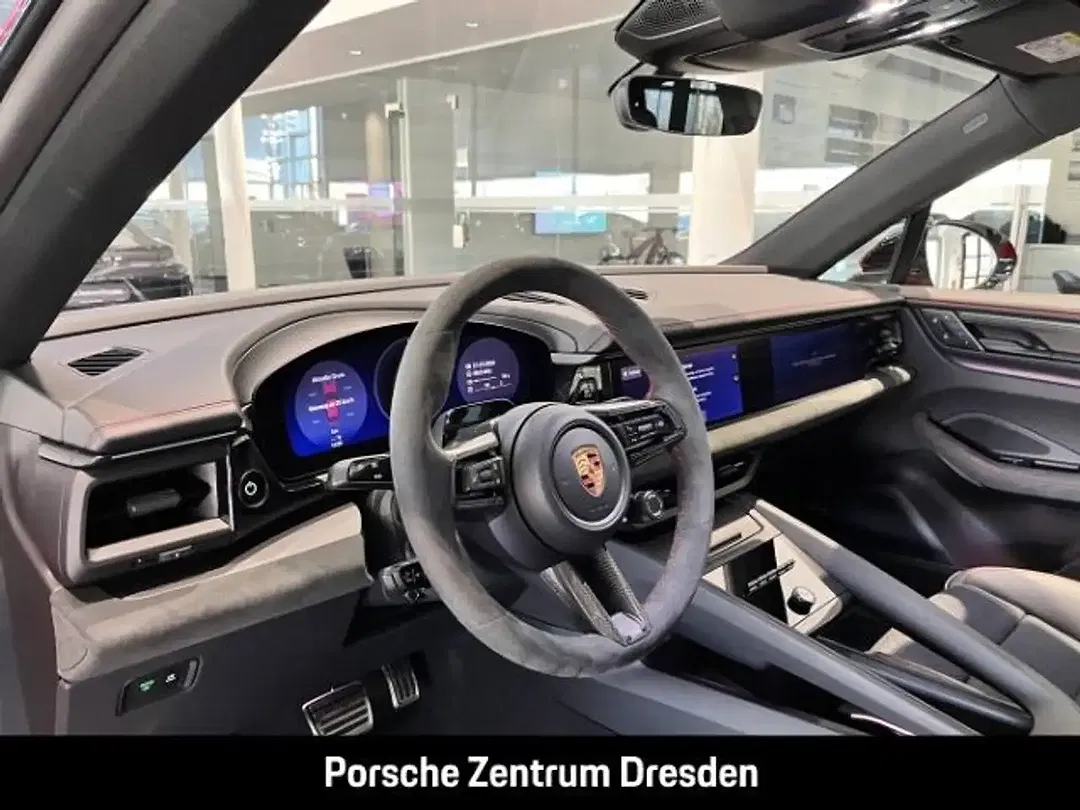 Porsche Macan - Thumbnail 4