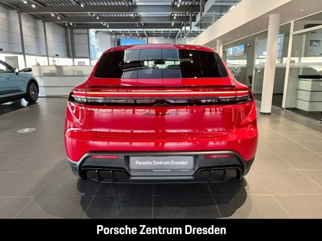 Porsche Macan - Thumbnail 6