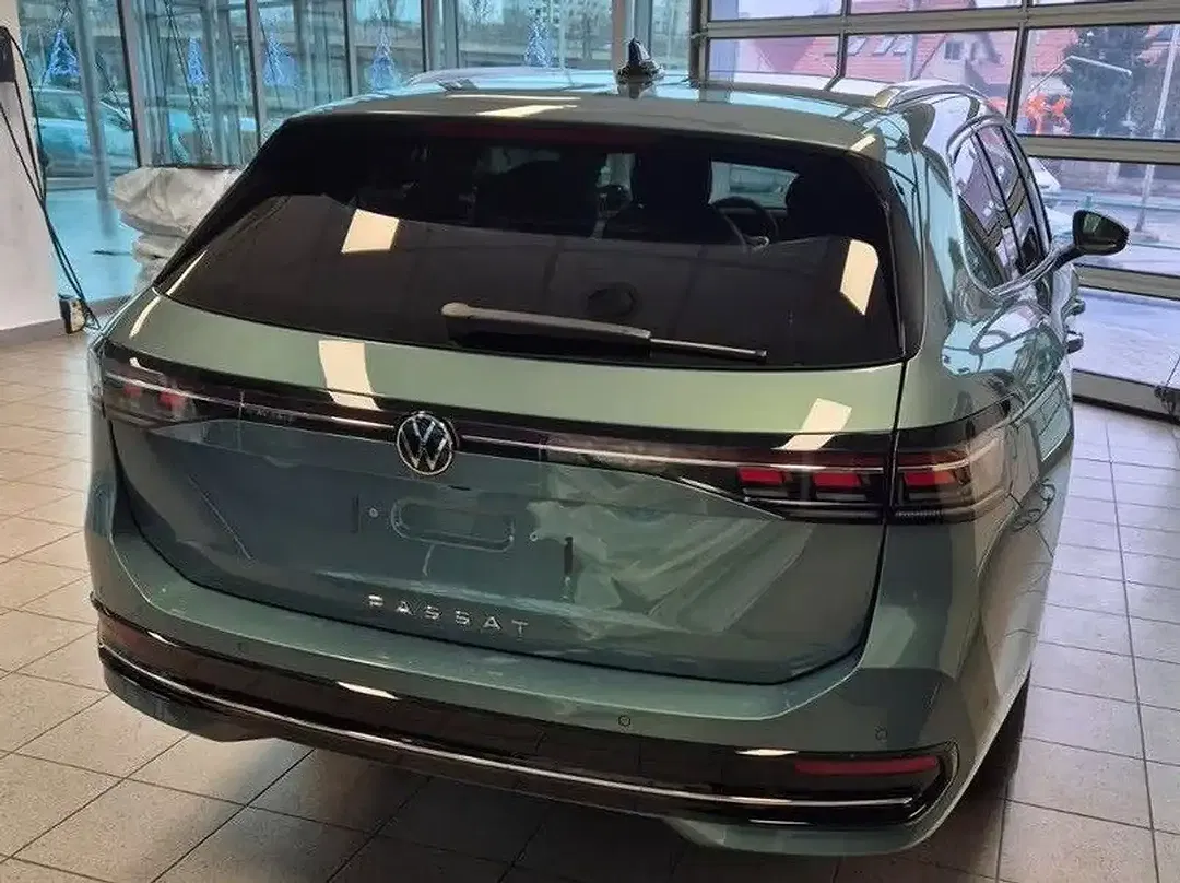 Volkswagen Passat Variant - Thumbnail 8