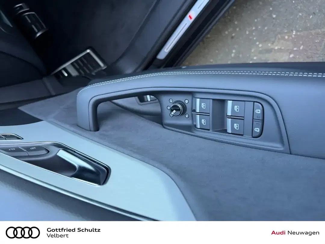 Audi Q8 - Thumbnail 10