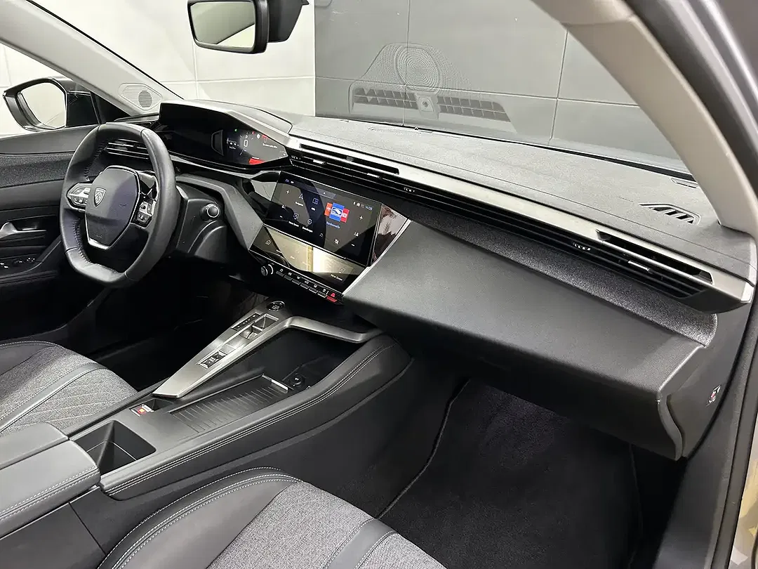 Peugeot 408 - Thumbnail 11