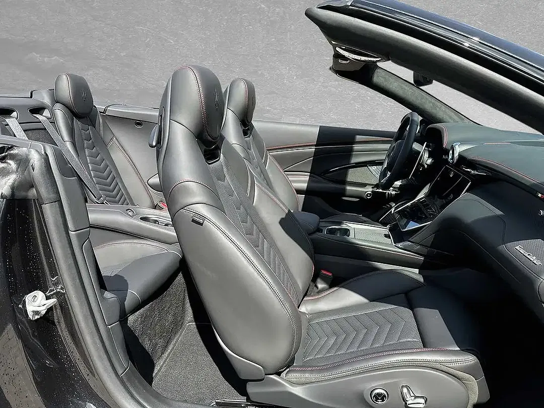 Maserati GranCabrio - Thumbnail 3
